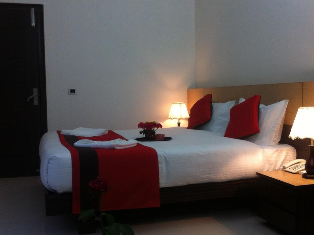 Cyber Inn Gurgaon Exterior foto